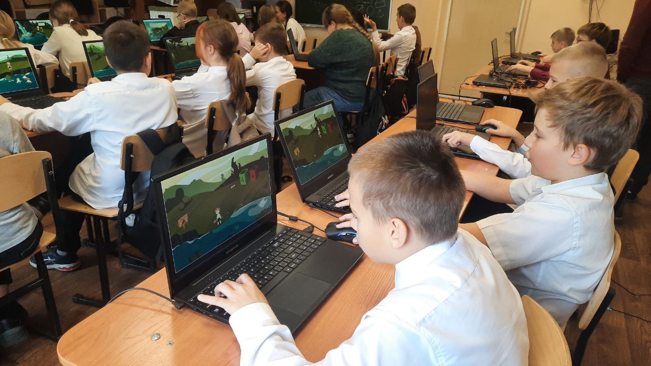 Мы с тобой в одной лодке.